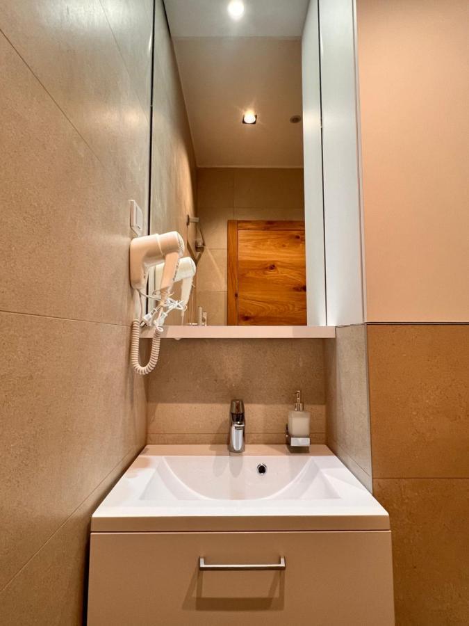 Apartment 202 - Aparthotel Zlatni Javor ยาโฮรินา ภายนอก รูปภาพ